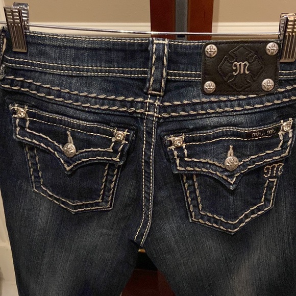 Miss Me. Like new. 27. 31 inseam. - Picture 4 of 4